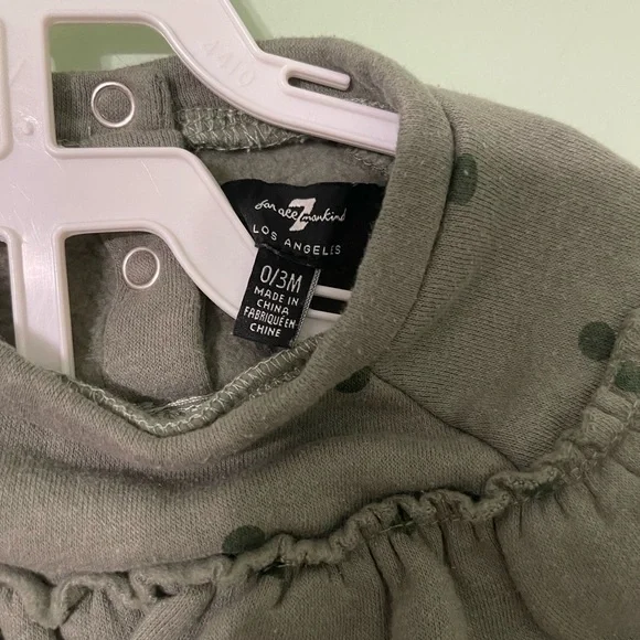 7 for All Mankind Baby outfit - Picture 3 of 6